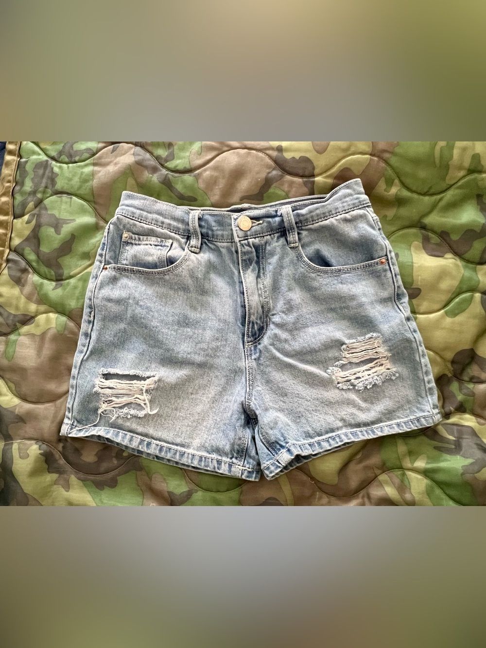 Blue Spice Girls Distressed Denim Shorts Size 10 Light Wash